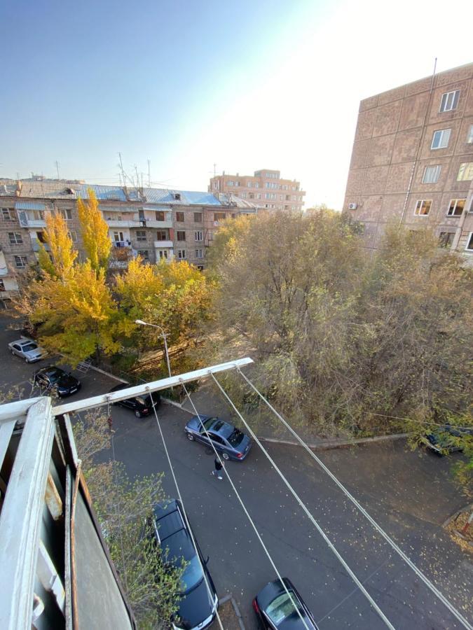Large Cozy Apartment On Beginning Of Komitas Ave Yerevan Bagian luar foto