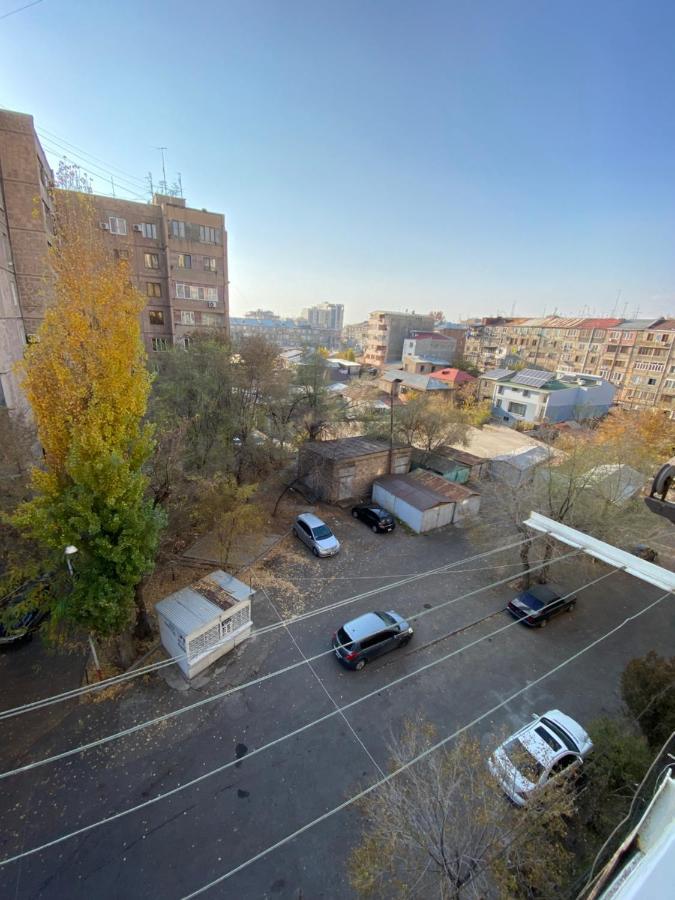 Large Cozy Apartment On Beginning Of Komitas Ave Yerevan Bagian luar foto
