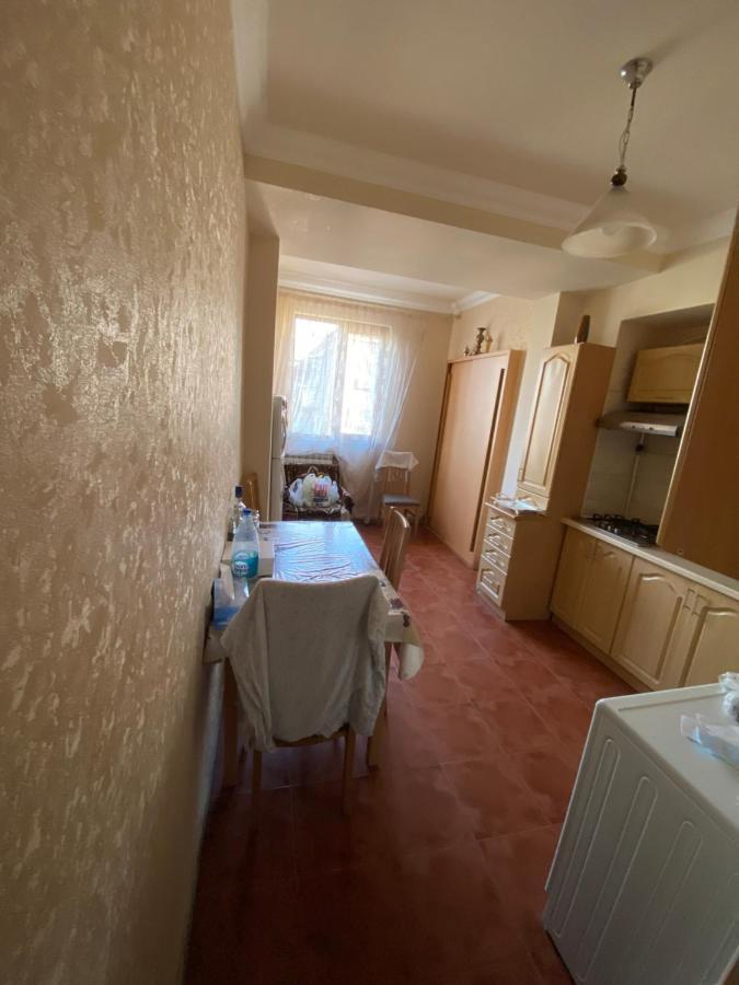 Large Cozy Apartment On Beginning Of Komitas Ave Yerevan Bagian luar foto