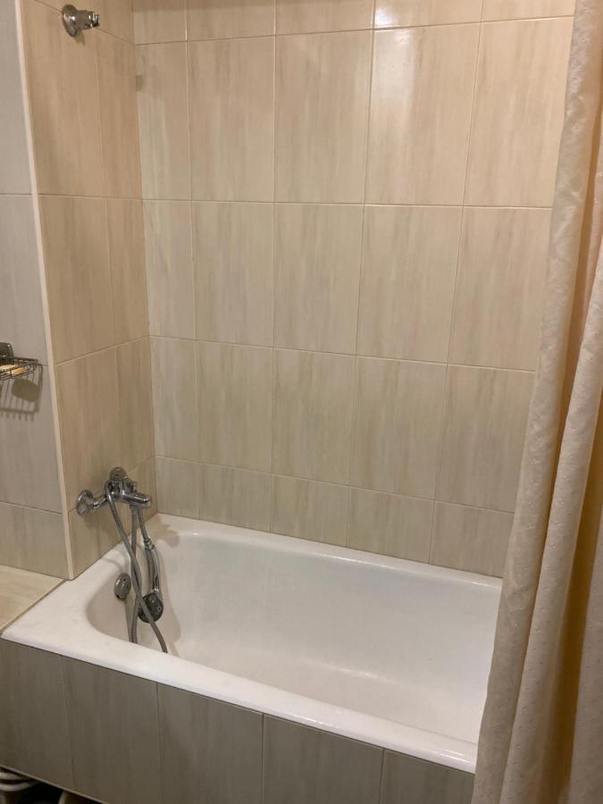 Large Cozy Apartment On Beginning Of Komitas Ave Yerevan Bagian luar foto